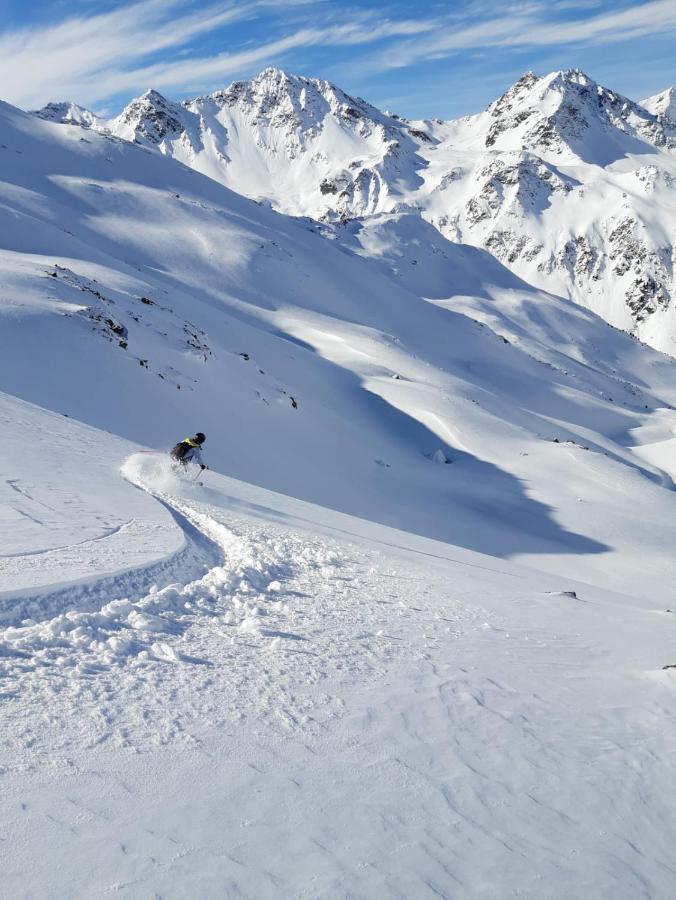 Your Basecamp! Roppen Екстериор снимка